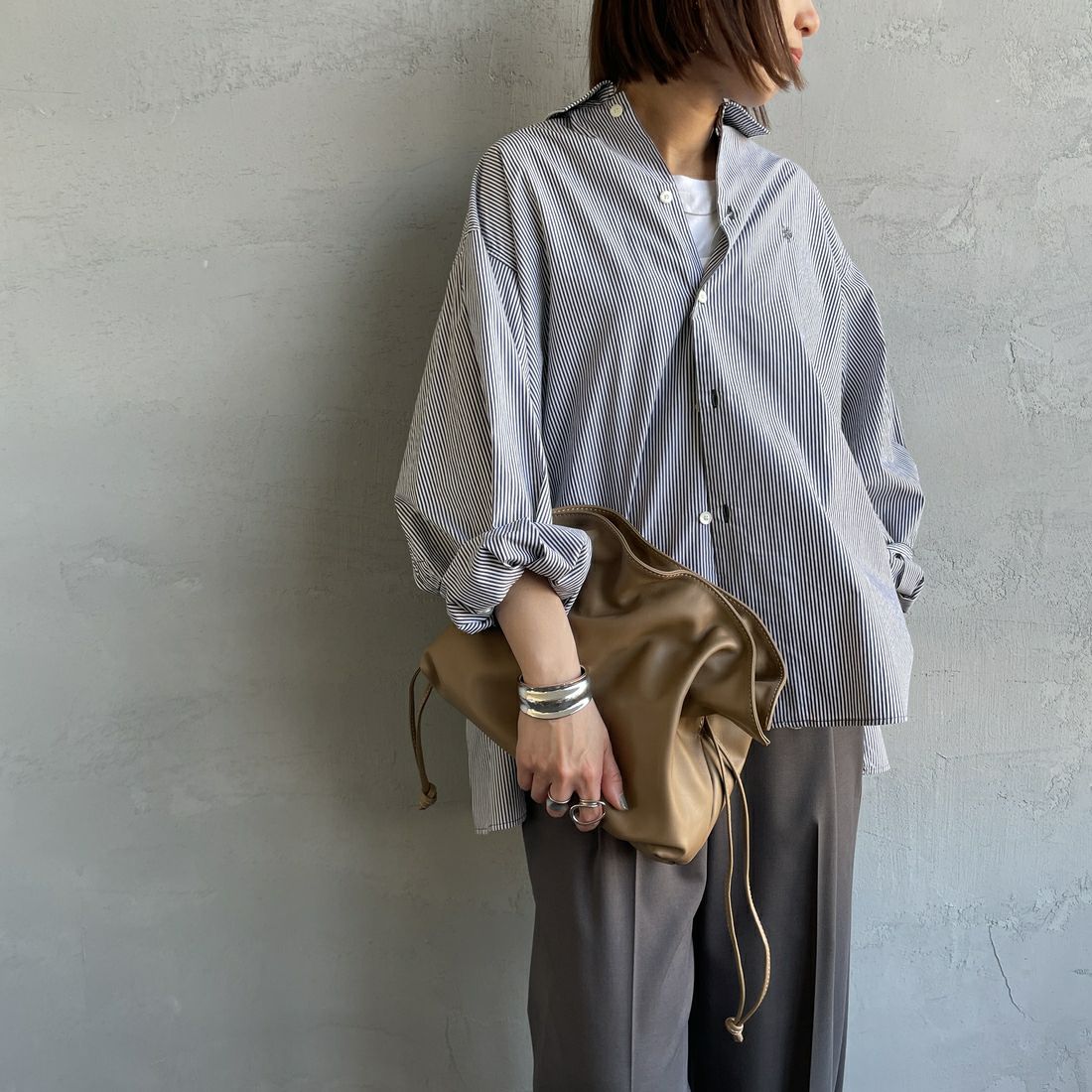 AULENTTI [オウレンティ] 巾着ショルダーバッグ [EL-8236-SA] S40 TAUPE