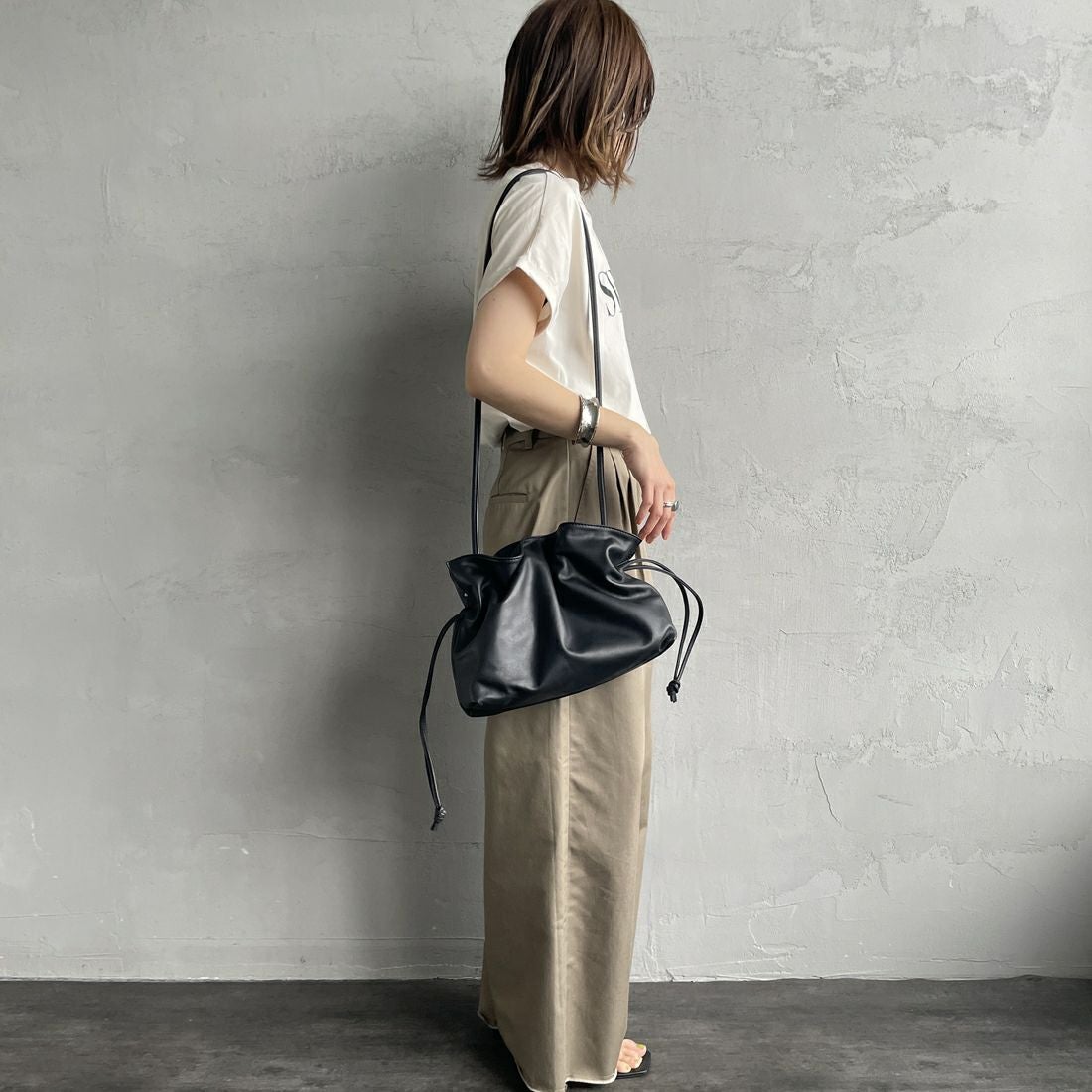 AULENTTI [オウレンティ] 巾着ショルダーバッグ [EL-8236-SA] S28 NERO