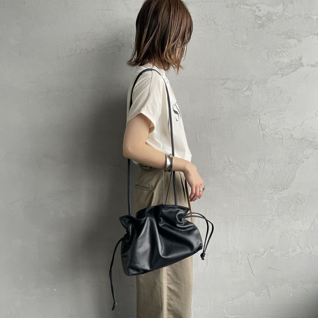 AULENTTI [オウレンティ] 巾着ショルダーバッグ [EL-8236-SA] S28 NERO