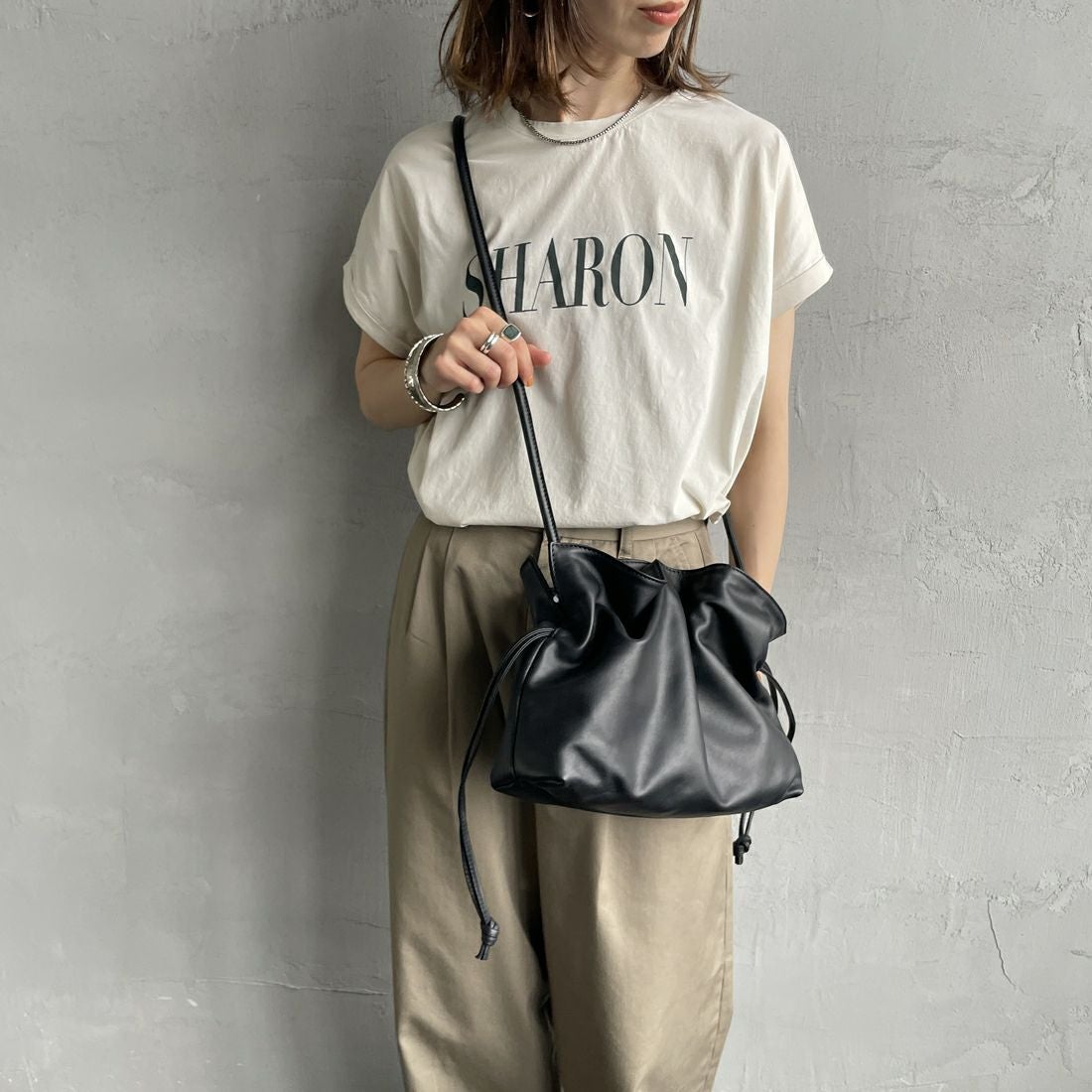 AULENTTI [オウレンティ] 巾着ショルダーバッグ [EL-8236-SA] S28 NERO