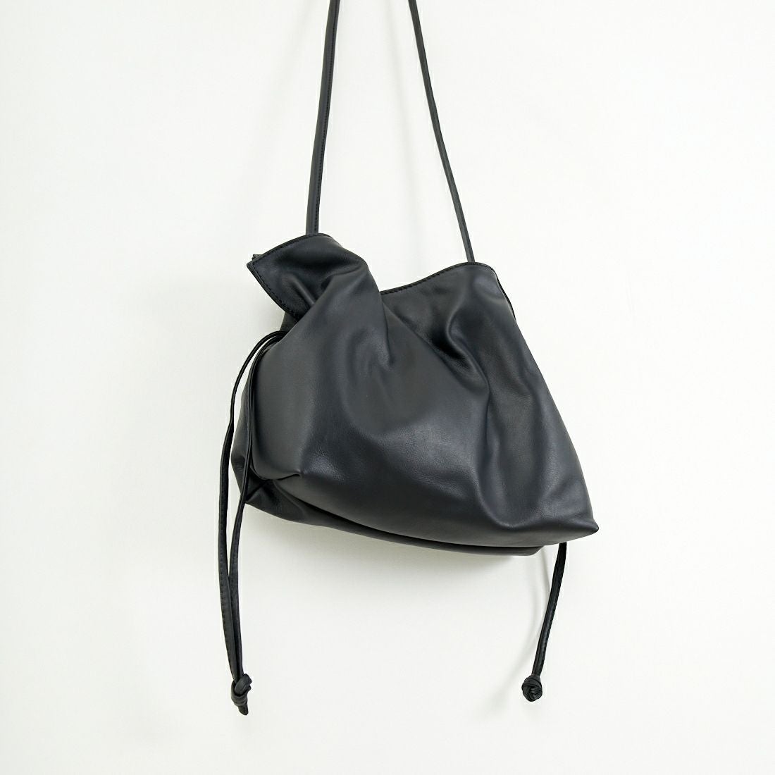 AULENTTI [オウレンティ] 巾着ショルダーバッグ [EL-8236-SA