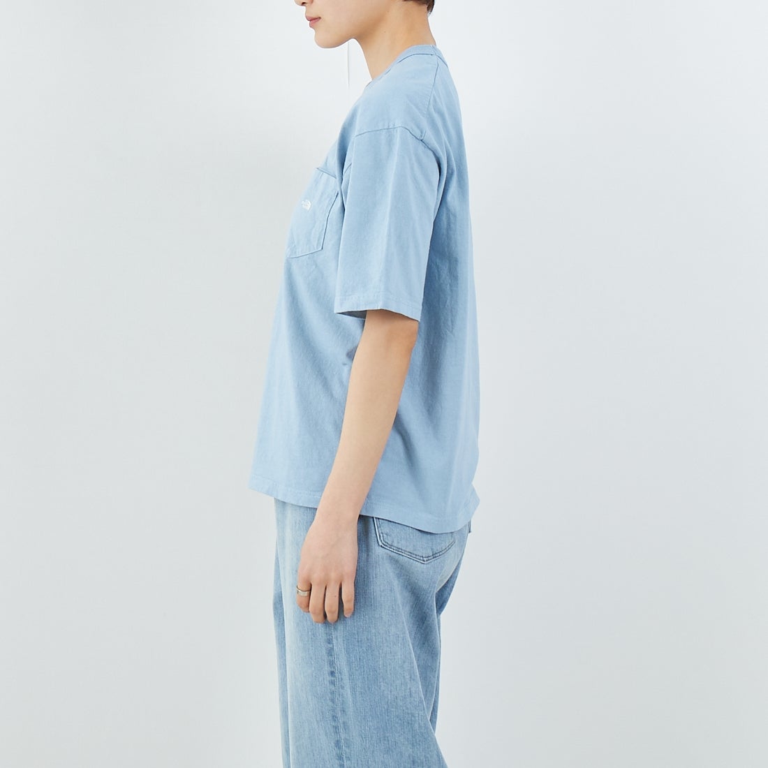 THE NORTH FACE PURPLE LABEL [ザ ノースフェイス パープルレーベル] 7オンス ポケットTシャツ [N25SI102] SX SX/OW &&モデル身長：160cm 着用サイズ：WS&&