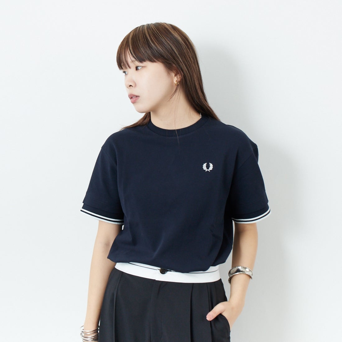 FRED PERRY [フレッドペリー] ティップライン ショートスリーブピケTシャツ [G9167] 608 NAVY &&モデル身長：167cm 着用サイズ：10&&
