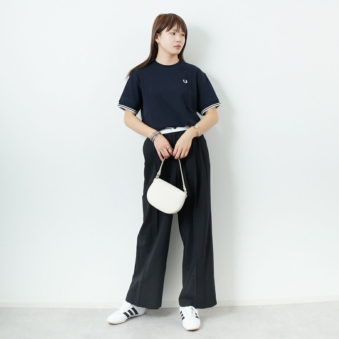 FRED PERRY [フレッドペリー] ティップライン ショートスリーブピケTシャツ [G9167] 608 NAVY &&モデル身長：167cm 着用サイズ：10&&