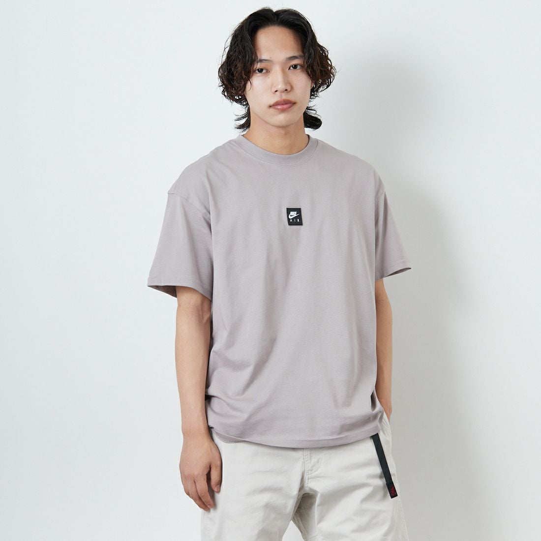 NIKE [ナイキ] マックス90 スポーツウェアTシャツ [HJ0727] 009 COLLEG&&モデル身長：179cm 着用サイズ：M&&