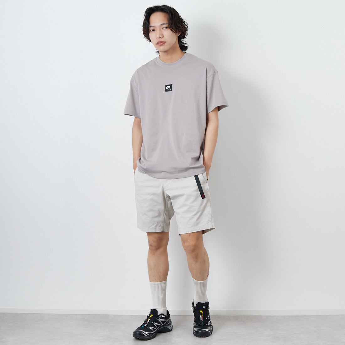 NIKE [ナイキ] マックス90 スポーツウェアTシャツ [HJ0727] 009 COLLEG&&モデル身長：179cm 着用サイズ：M&&