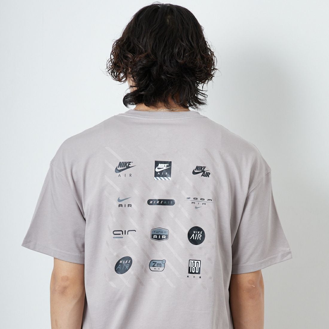 NIKE [ナイキ] マックス90 スポーツウェアTシャツ [HJ0727] 009 COLLEG&&モデル身長：179cm 着用サイズ：M&&