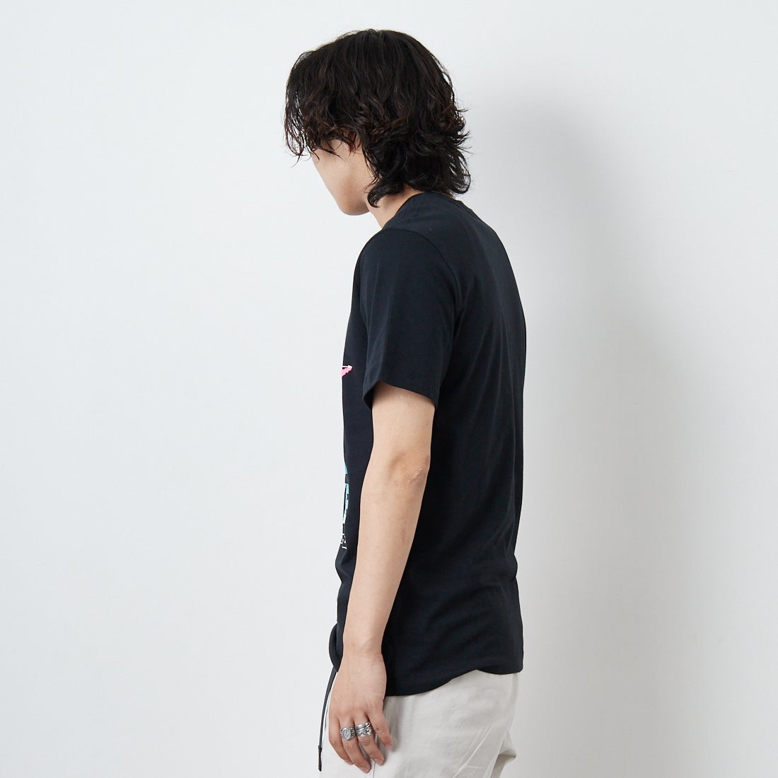 NIKE [ナイキ] BRANDRIFF スポーツウェアTシャツ [HV9150] 010 BLACK &&モデル身長：179cm 着用サイズ：M&&