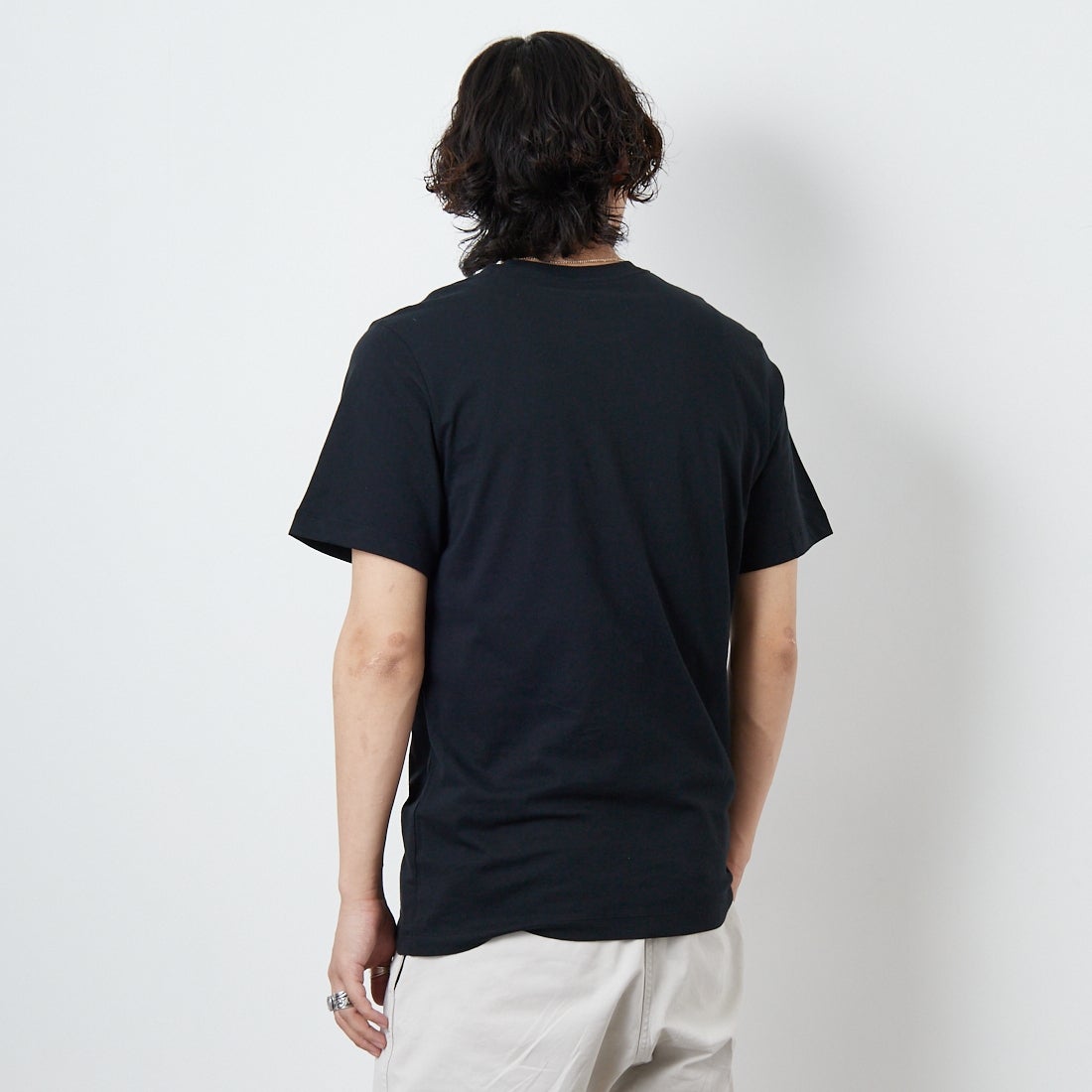 NIKE [ナイキ] BRANDRIFF スポーツウェアTシャツ [HV9150] 010 BLACK &&モデル身長：179cm 着用サイズ：M&&