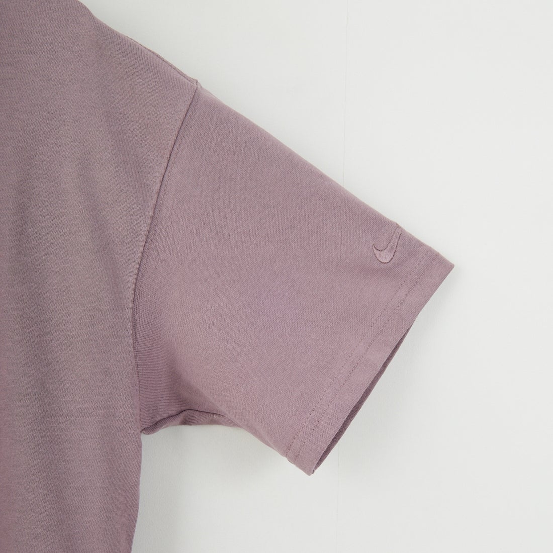 NIKE [ナイキ] プレミアム エッセンシャルTシャツ [IB7554] 204 TAUPE