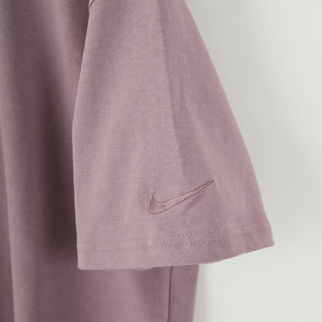 NIKE [ナイキ] プレミアム エッセンシャルTシャツ [IB7554] 204 TAUPE