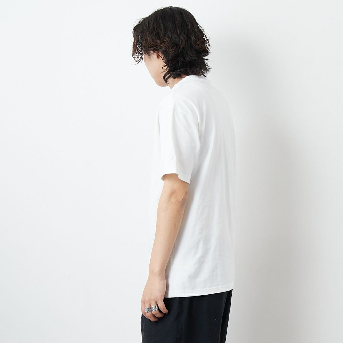 NIKE [ナイキ] スポーツウェアTシャツ [IB7556] 100 WHITE &&モデル身長：179cm 着用サイズ：M&&