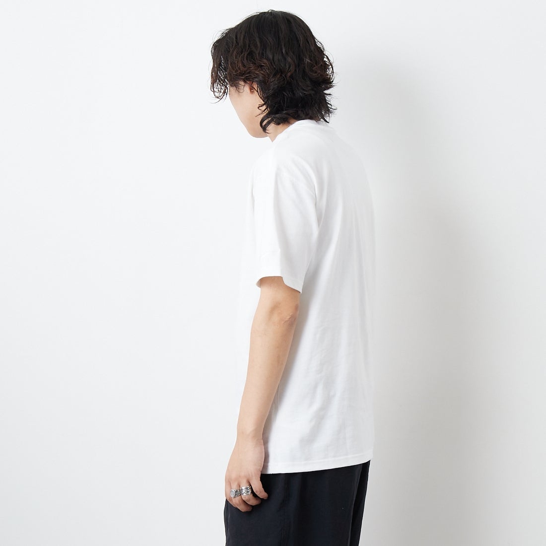 NIKE [ナイキ] スポーツウェアTシャツ [IB7556] 100 WHITE &&モデル身長：179cm 着用サイズ：M&&