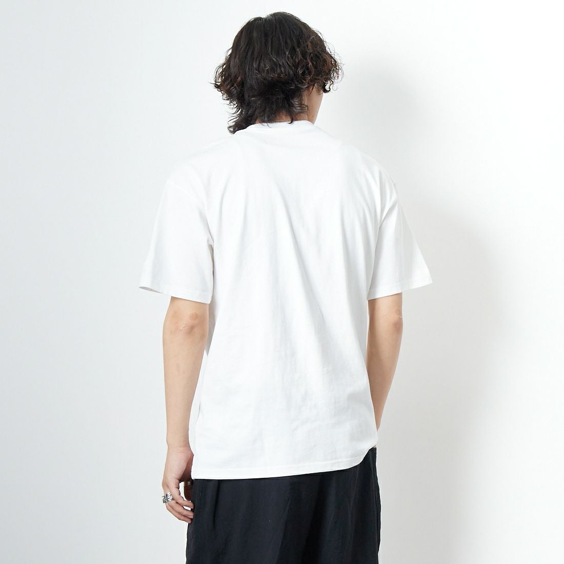NIKE [ナイキ] スポーツウェアTシャツ [IB7556] 100 WHITE &&モデル身長：179cm 着用サイズ：M&&