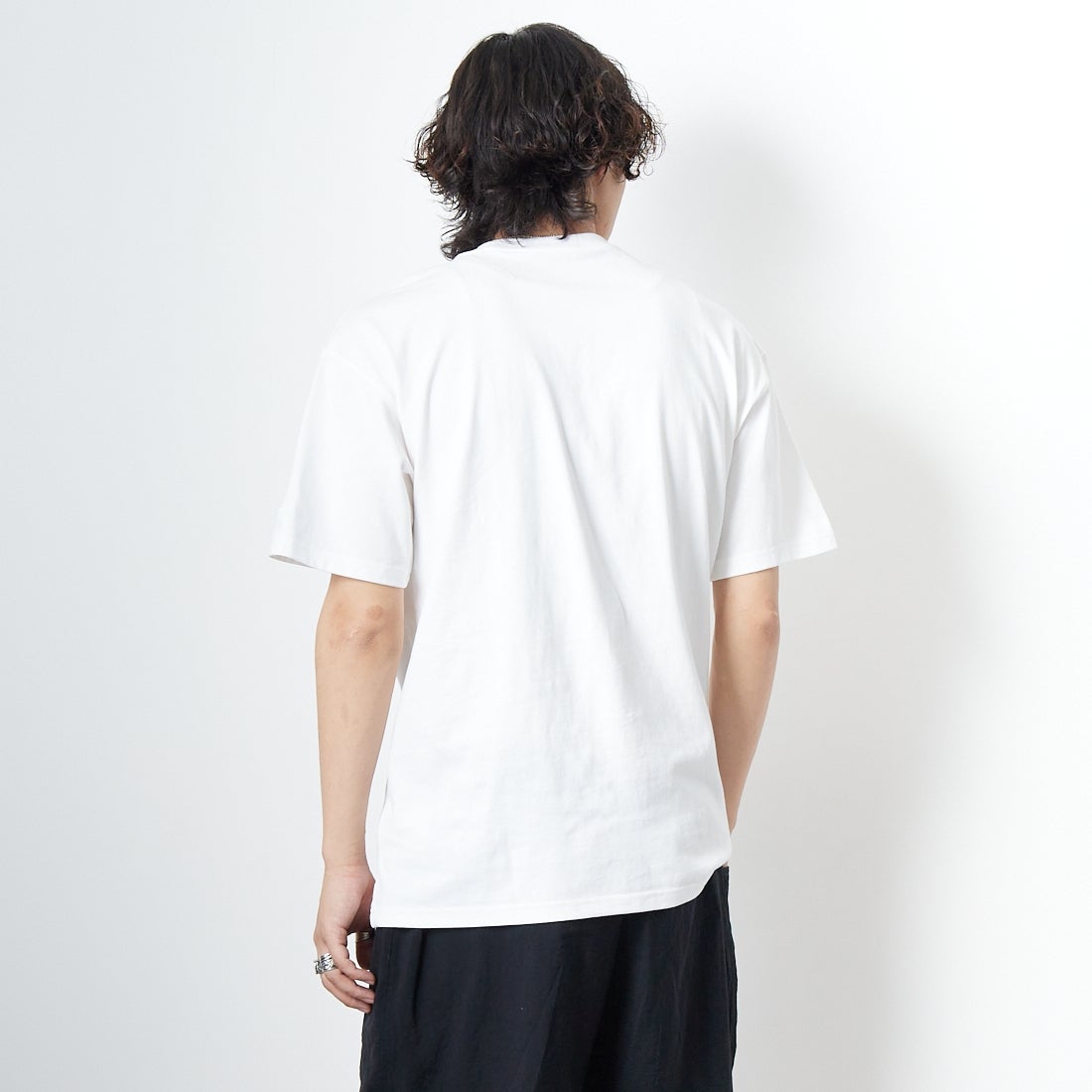 NIKE [ナイキ] スポーツウェアTシャツ [IB7556] 100 WHITE &&モデル身長：179cm 着用サイズ：M&&