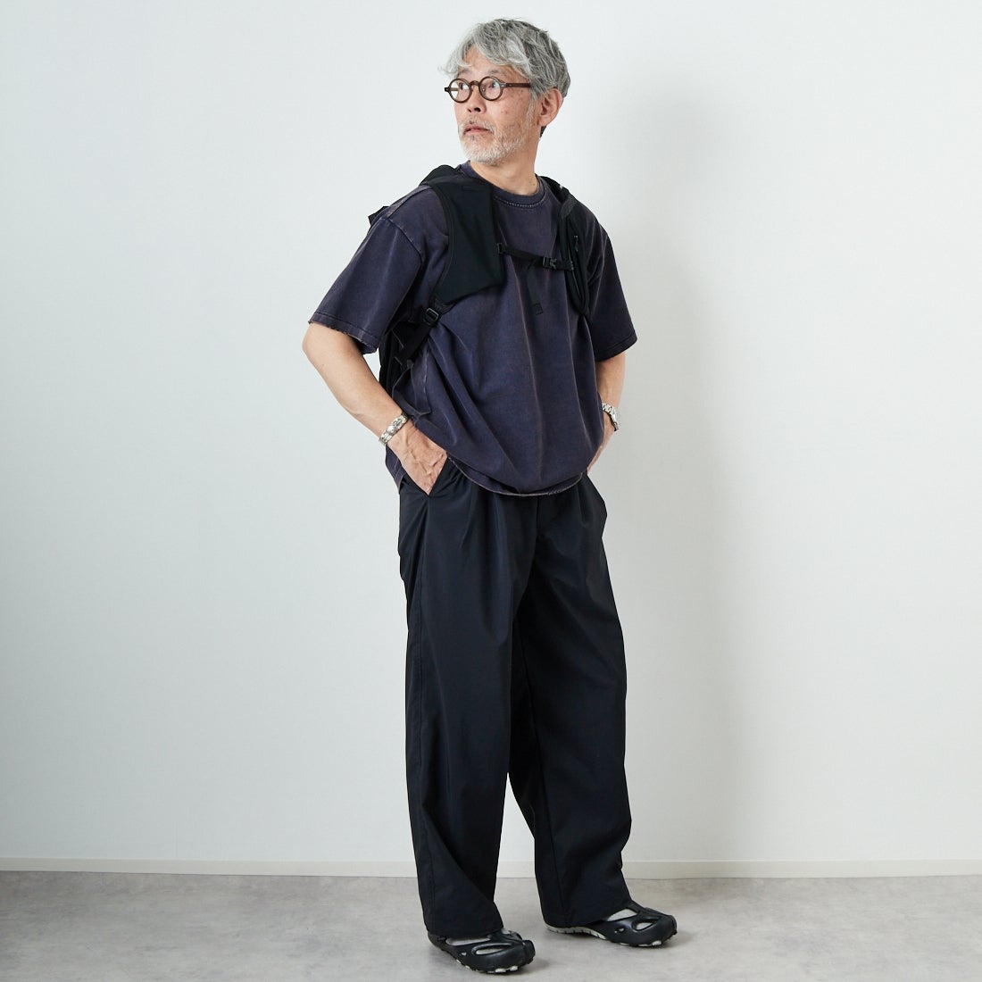 STILL BY HAND [スティルバイハンド] 別注 ドローコード付きワンタックパンツ [2501JF-EX03-JF] INK BLACK &&モデル身長：174cm 着用サイズ：48&&