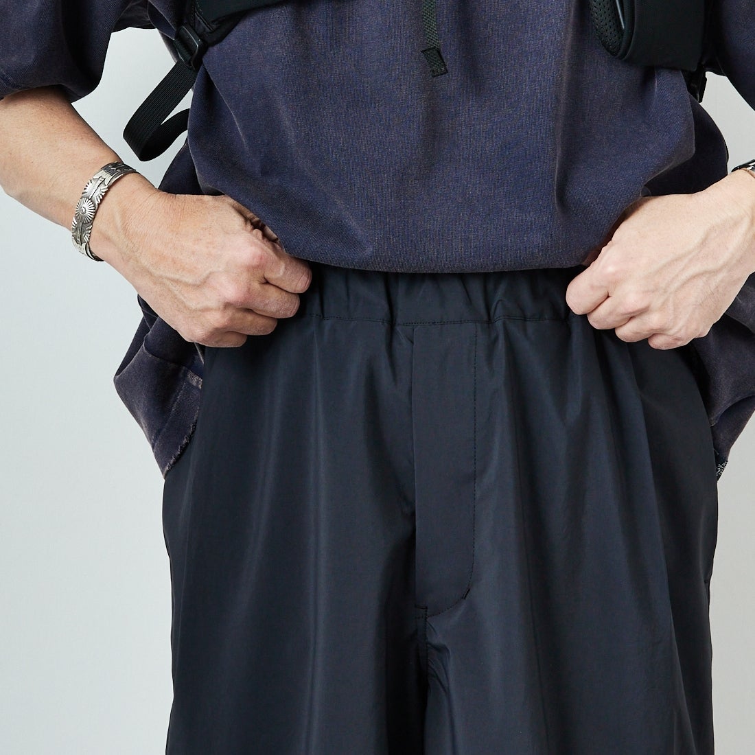 STILL BY HAND [スティルバイハンド] 別注 ドローコード付きワンタックパンツ [2501JF-EX03-JF] INK BLACK