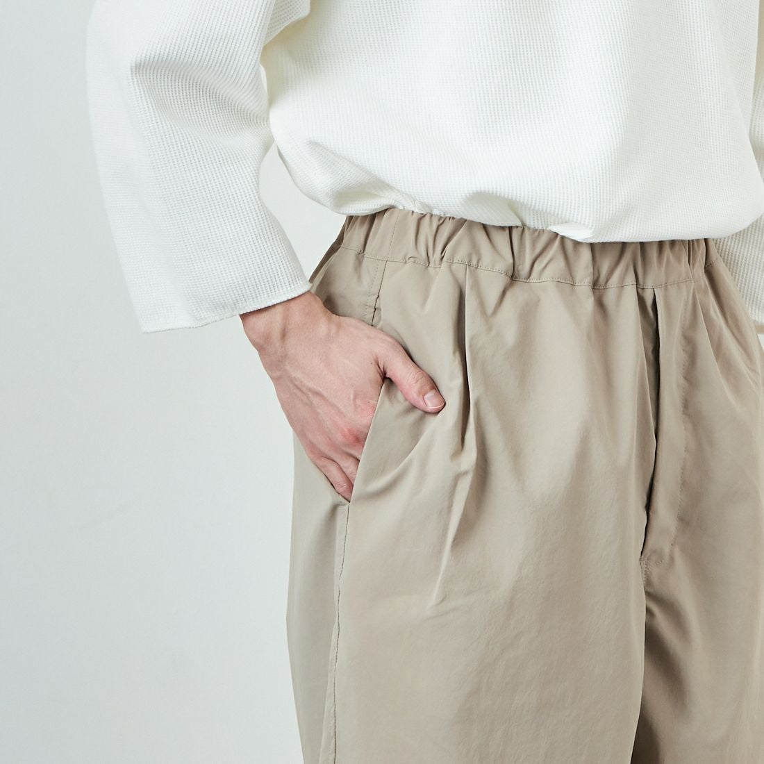 STILL BY HAND [スティルバイハンド] 別注 ドローコード付きワンタックパンツ [2501JF-EX03-JF] BEIGE