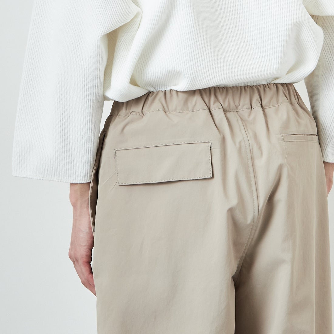 STILL BY HAND [スティルバイハンド] 別注 ドローコード付きワンタックパンツ [2501JF-EX03-JF] BEIGE