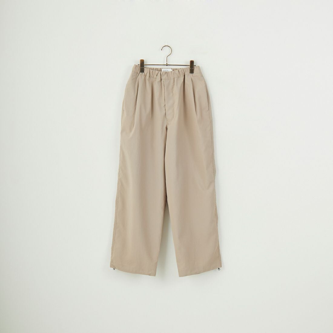 STILL BY HAND [スティルバイハンド] 別注 ドローコード付きワンタックパンツ [2501JF-EX03-JF] BEIGE