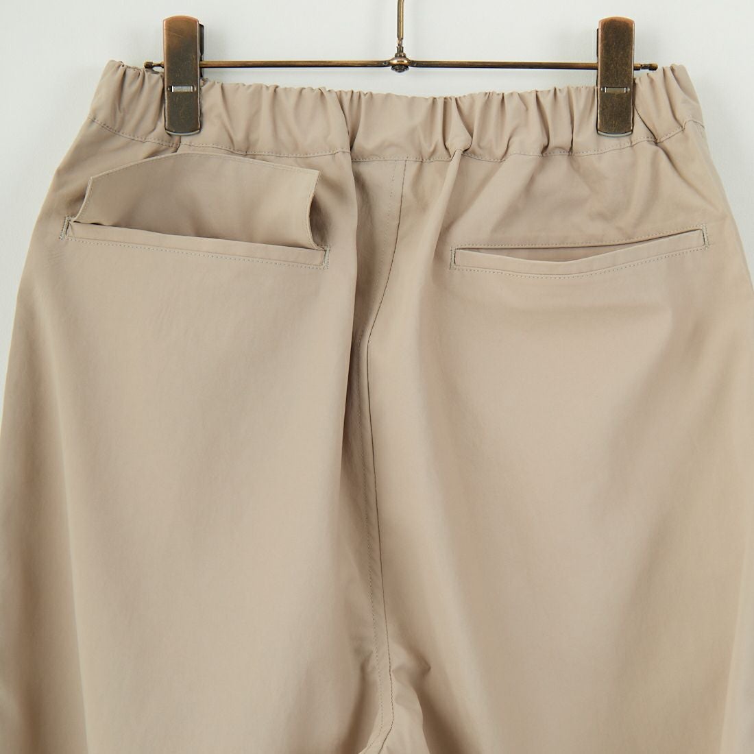 STILL BY HAND [スティルバイハンド] 別注 ドローコード付きワンタックパンツ [2501JF-EX03-JF] BEIGE