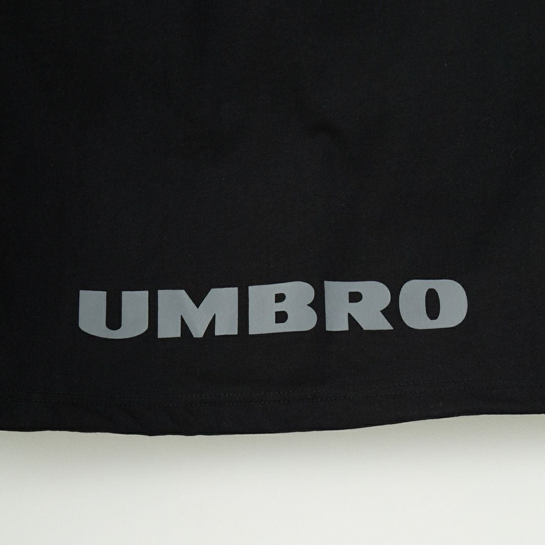 UMBRO [アンブロ] 別注 ワンポイントロゴ メッシュ切替Tシャツ [KBT101-NK-01-JF] BLACK