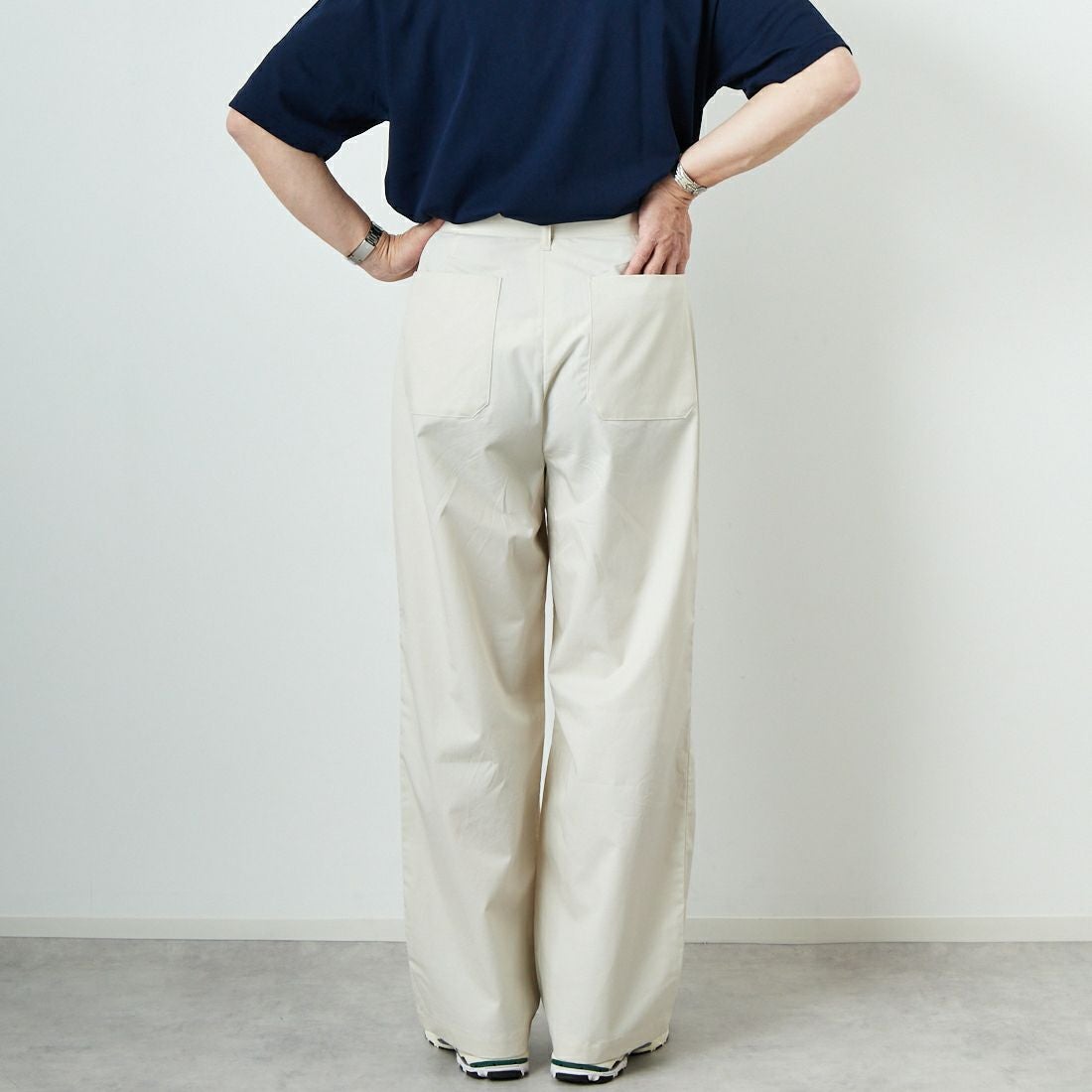 STILL BY HAND [スティルバイハンド] 別注 中太ストレートパンツ [2501JF-EX04-JF] ECRU&&モデル身長：174cm 着用サイズ：48&&