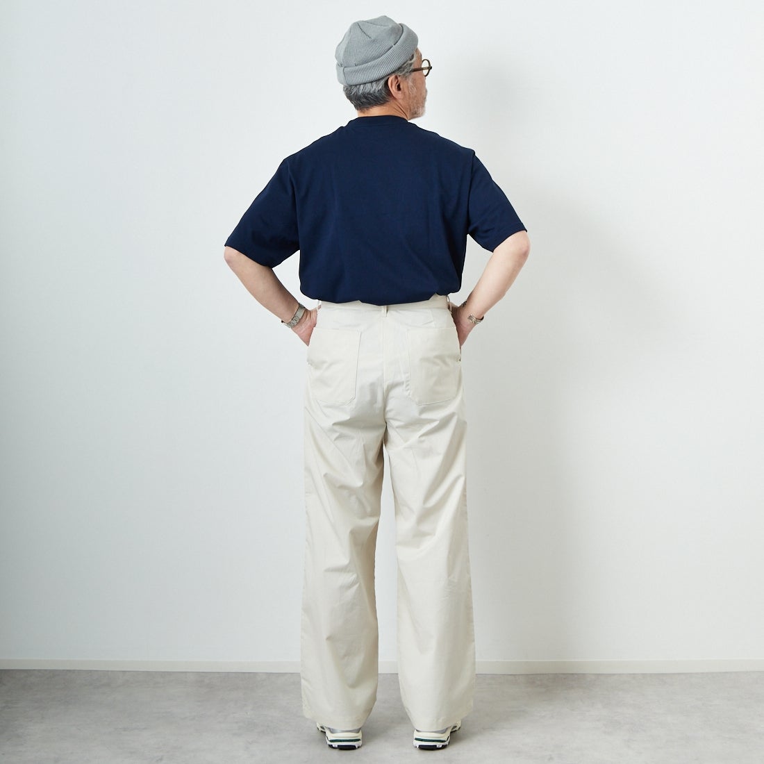 STILL BY HAND [スティルバイハンド] 別注 中太ストレートパンツ [2501JF-EX04-JF] ECRU&&モデル身長：174cm 着用サイズ：48&&