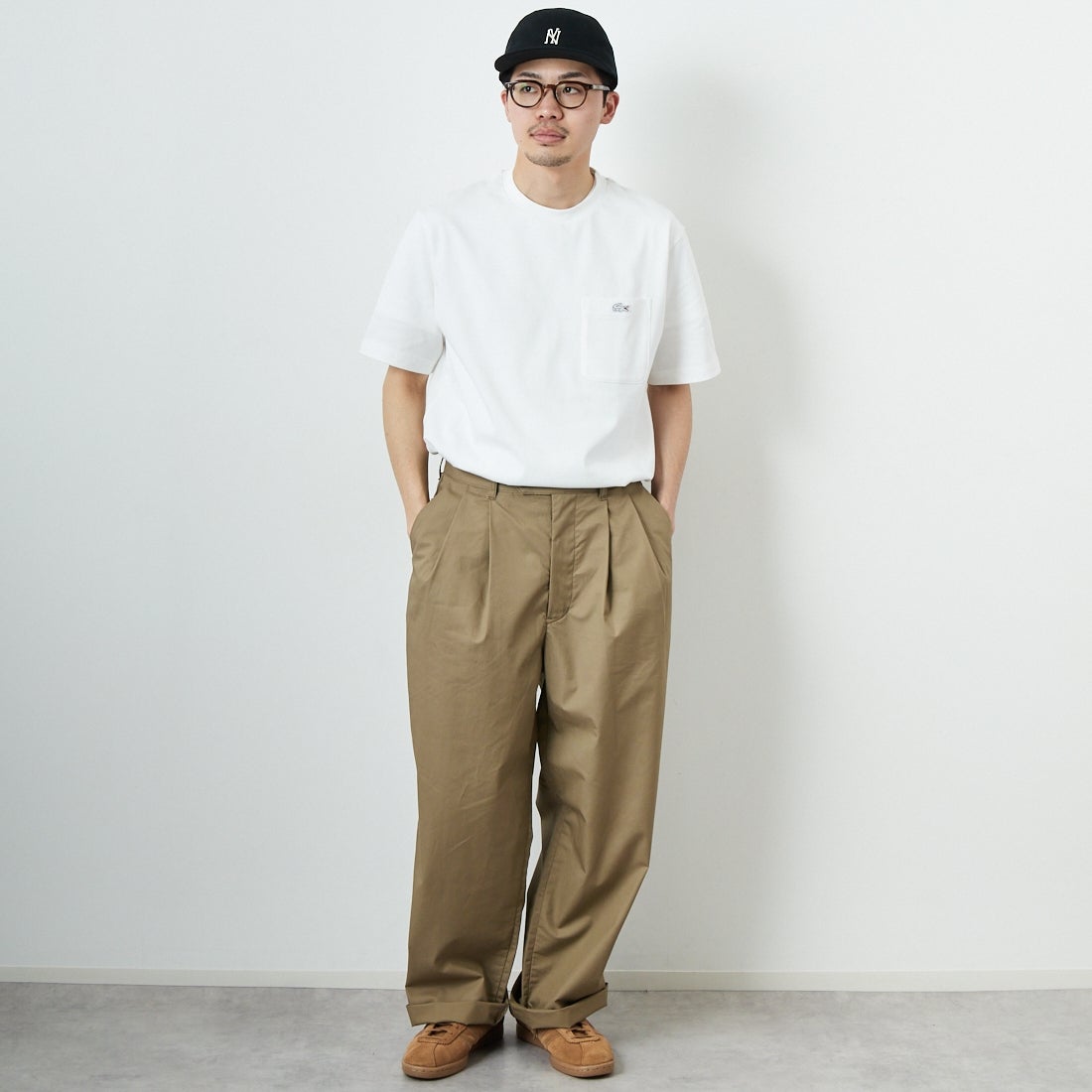 STILL BY HAND [スティルバイハンド] 別注 中太ストレートパンツ [2501JF-EX04-JF] KHAKI BEIG&&モデル身長：168cm 着用サイズ：46&&