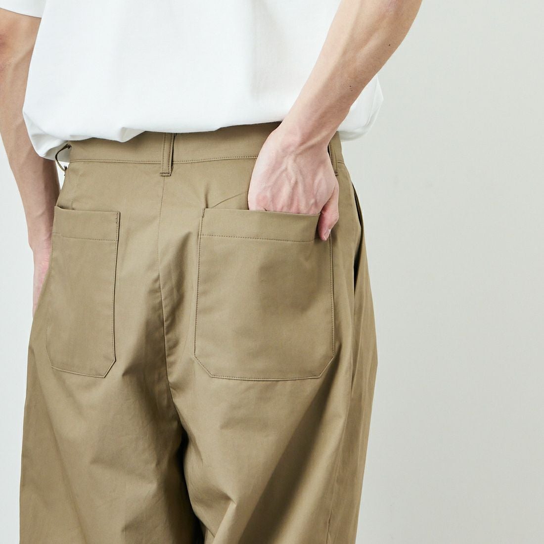 STILL BY HAND [スティルバイハンド] 別注 中太ストレートパンツ [2501JF-EX04-JF] KHAKI BEIG