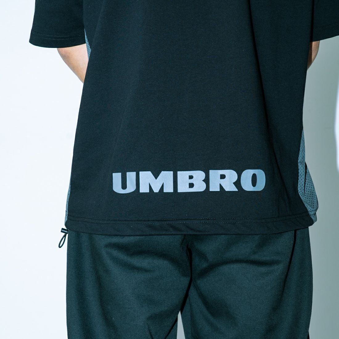 UMBRO [アンブロ] 別注 ワンポイントロゴ メッシュ切替Tシャツ [KBT101-NK-01-JF] CHARCOAL