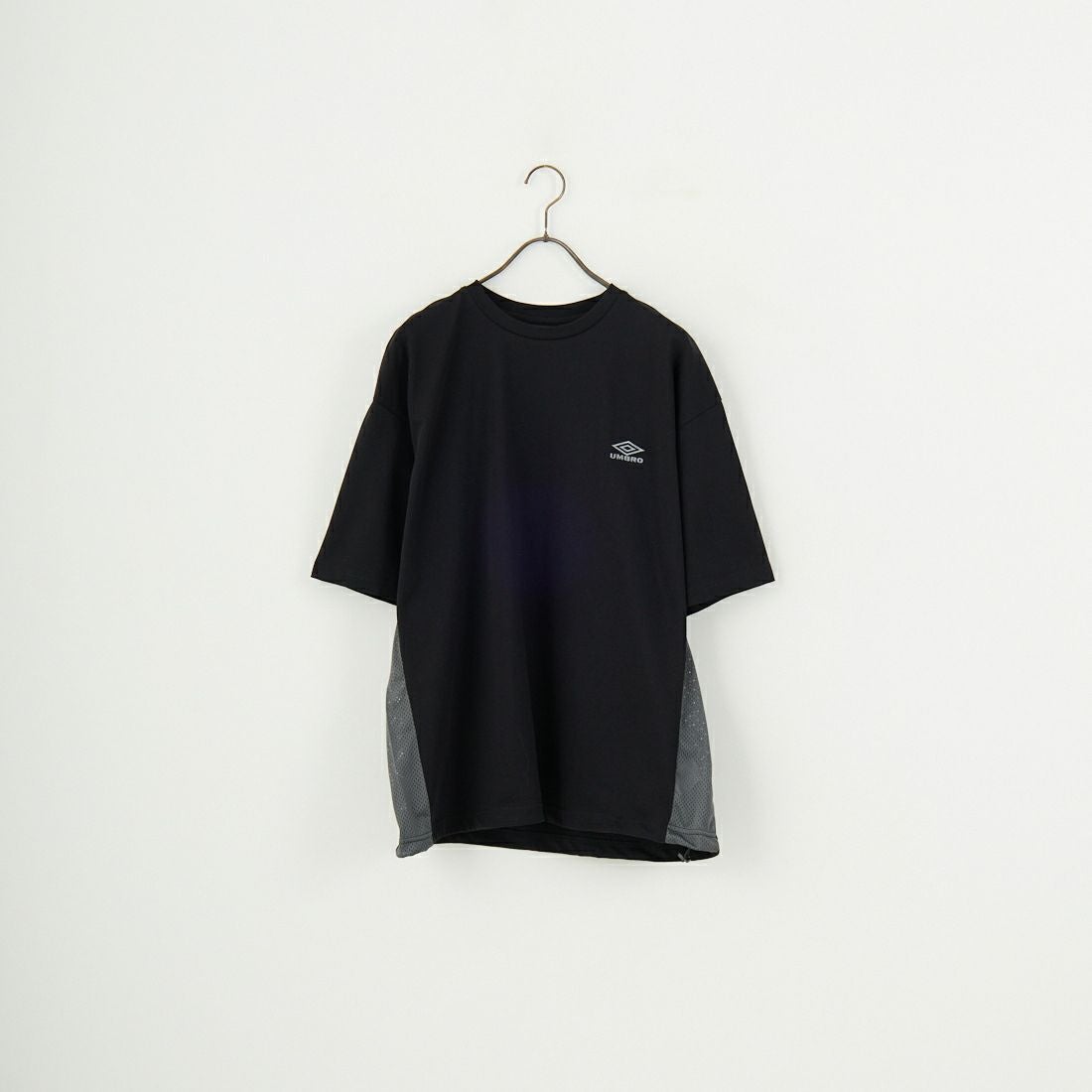 UMBRO [アンブロ] 別注 ワンポイントロゴ メッシュ切替Tシャツ [KBT101-NK-01-JF] BLACK