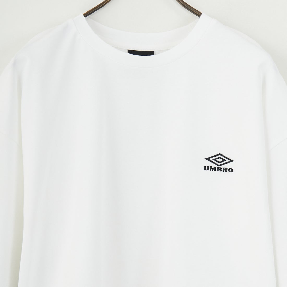 UMBRO [アンブロ] 別注 ワンポイントロゴ メッシュ切替Tシャツ [KBT101-NK-01-JF] WHITE