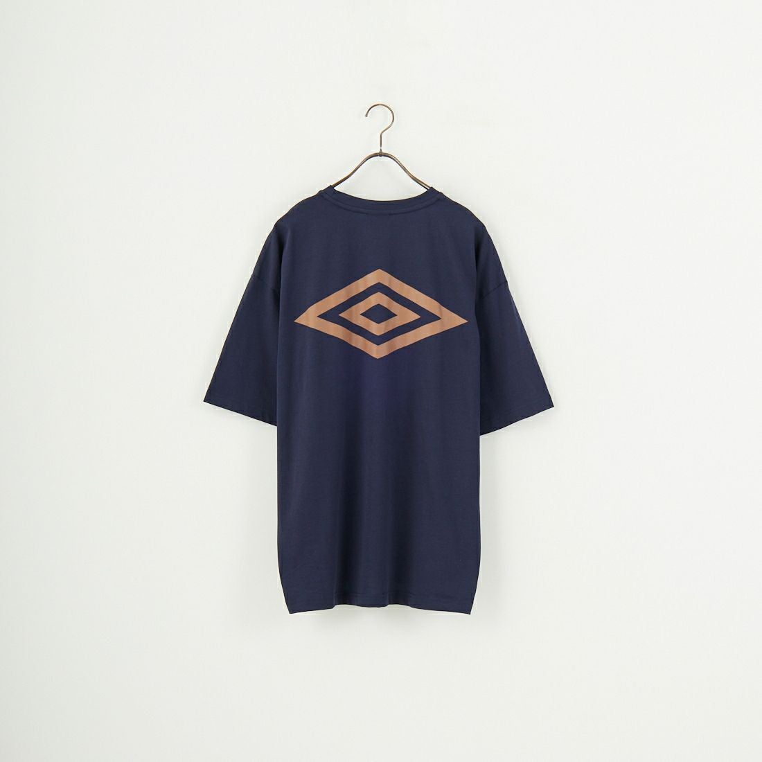 UMBRO [アンブロ] 別注 バックプリントTシャツ [KBT101-NK-03-JF] NAVY