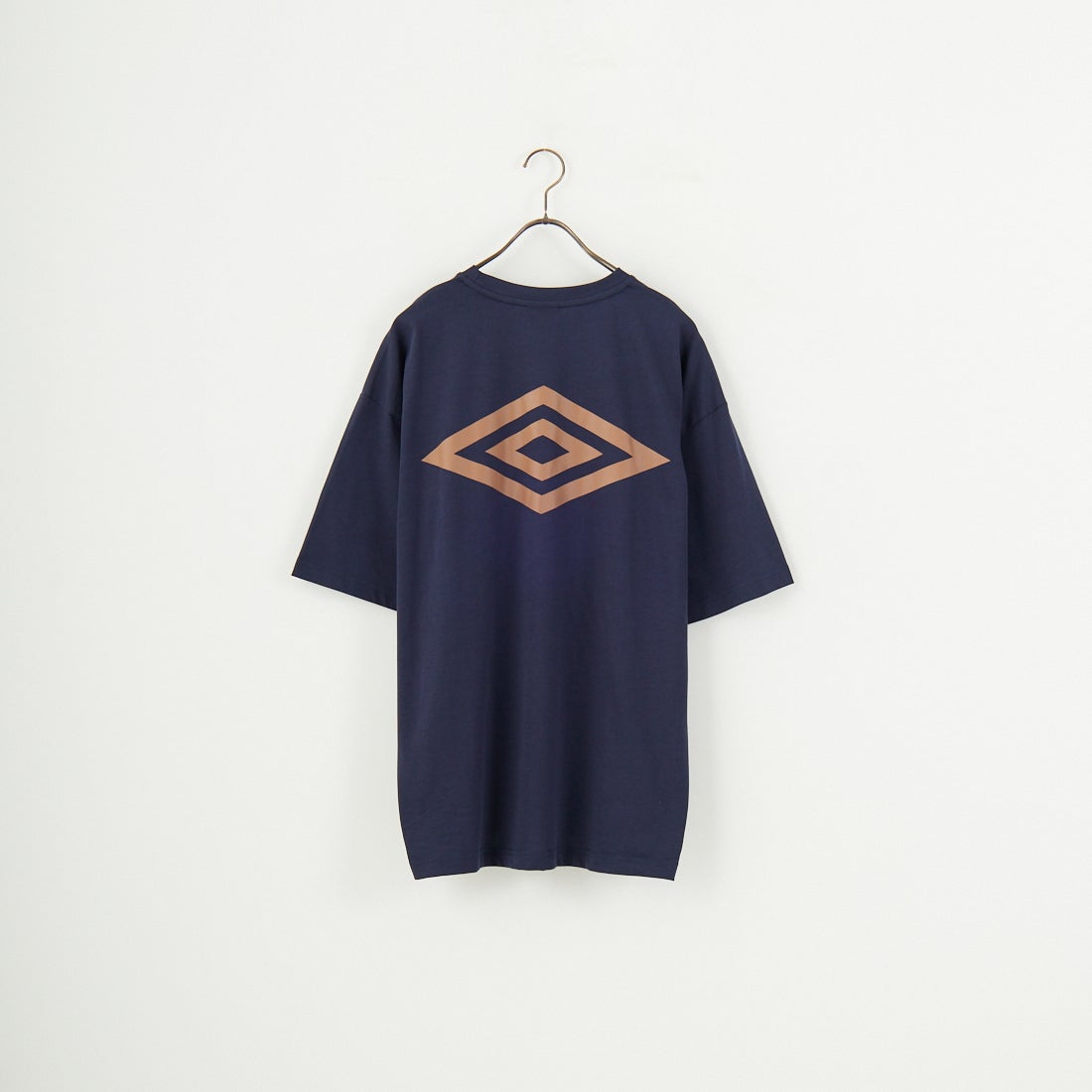 UMBRO [アンブロ] 別注 バックプリントTシャツ [KBT101-NK-03-JF] NAVY