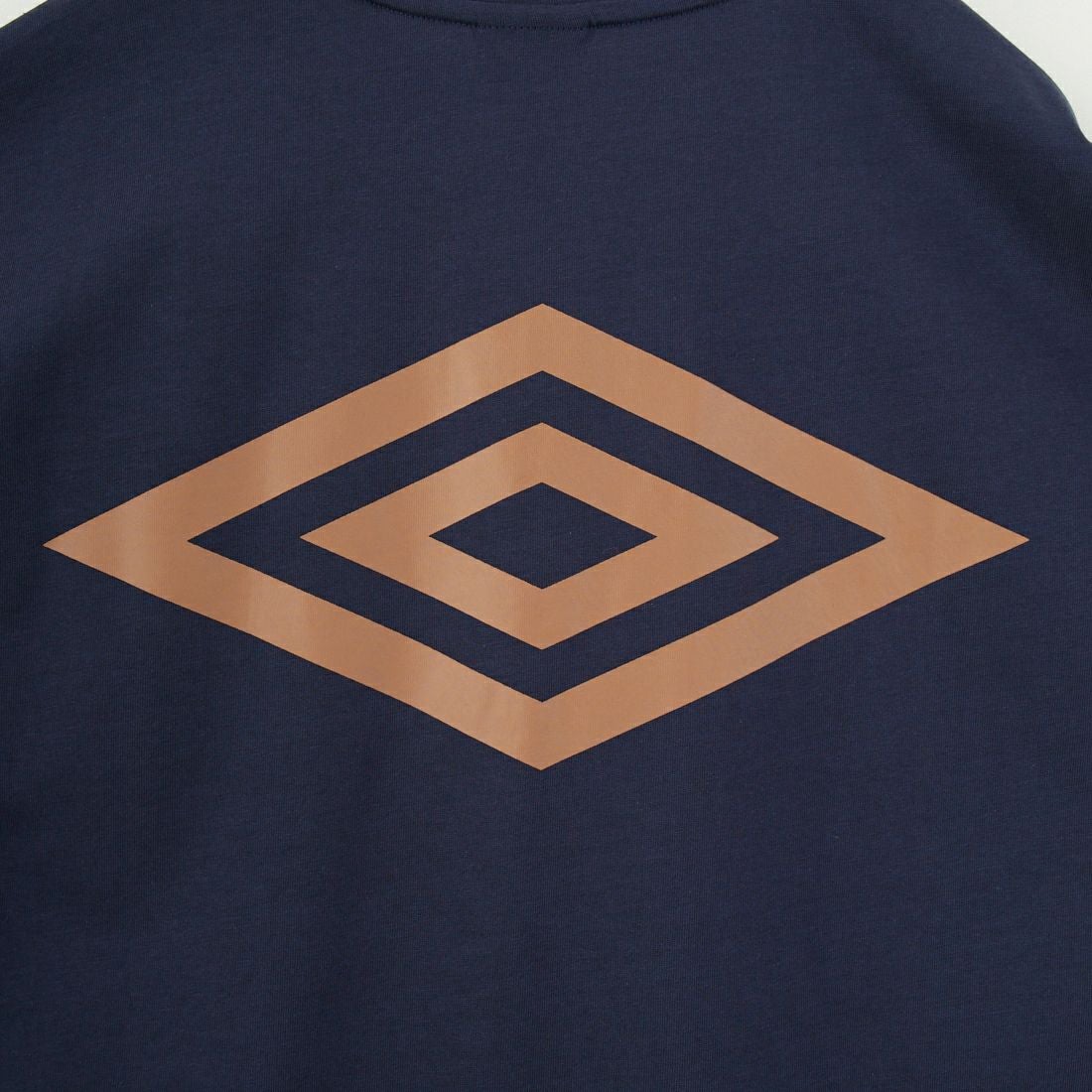 UMBRO [アンブロ] 別注 バックプリントTシャツ [KBT101-NK-03-JF] NAVY