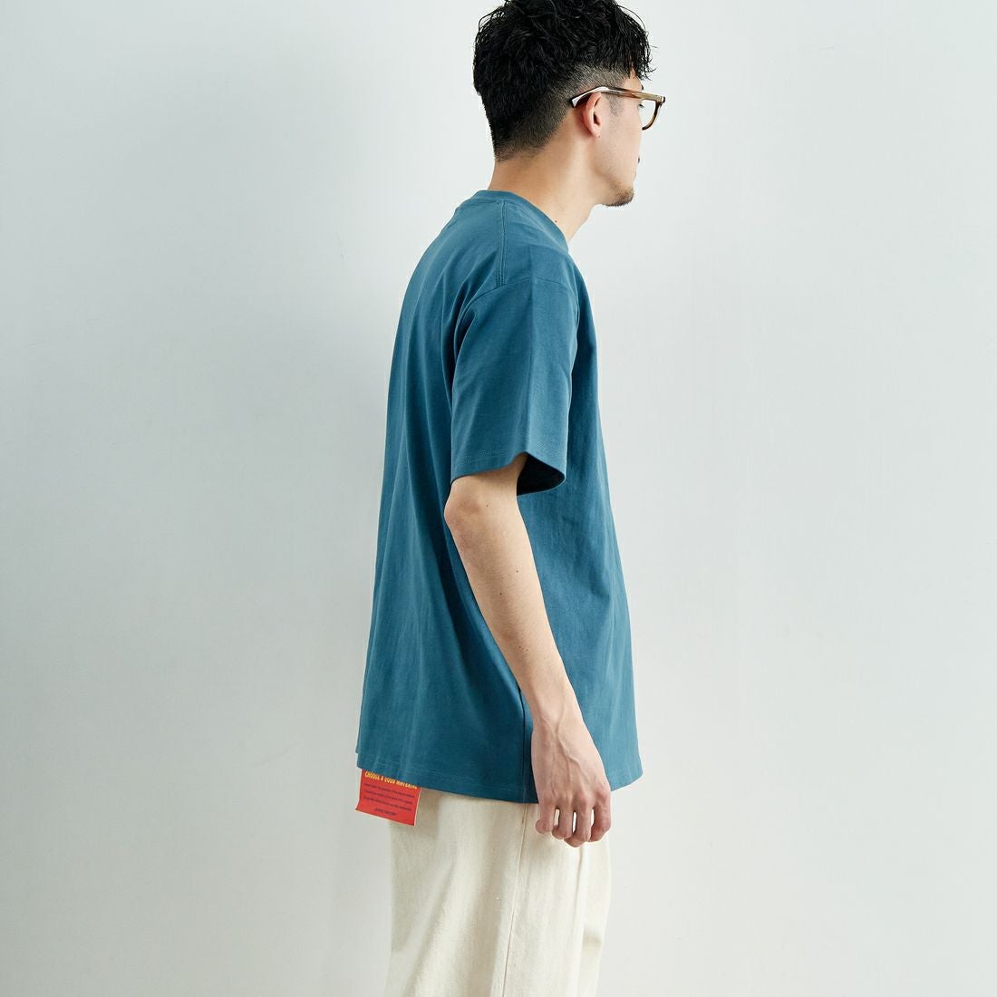 THE FOX [ザフォックス] 別注 ワンポイントロゴワッペン ポケットTシャツ [JFU25SS-11-JF] BLUE &&モデル身長：168cm 着用サイズ：M&&