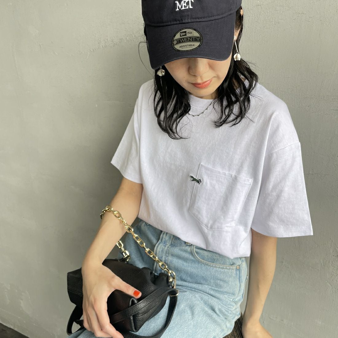 THE FOX [ザフォックス] 別注 ワンポイントロゴワッペン ポケットTシャツ [JFU25SS-11-JF] WHT &&モデル身長：160cm 着用サイズ：S&&
