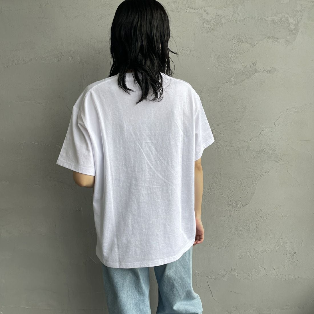 THE FOX [ザフォックス] 別注 ワンポイントロゴワッペン ポケットTシャツ [JFU25SS-11-JF] WHT &&モデル身長：160cm 着用サイズ：S&&