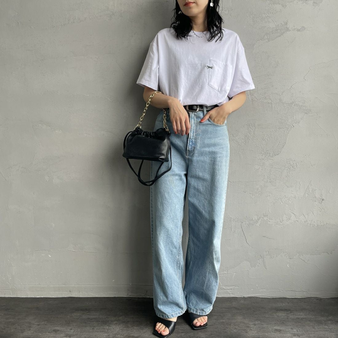 THE FOX [ザフォックス] 別注 ワンポイントロゴワッペン ポケットTシャツ [JFU25SS-11-JF] WHT &&モデル身長：160cm 着用サイズ：S&&