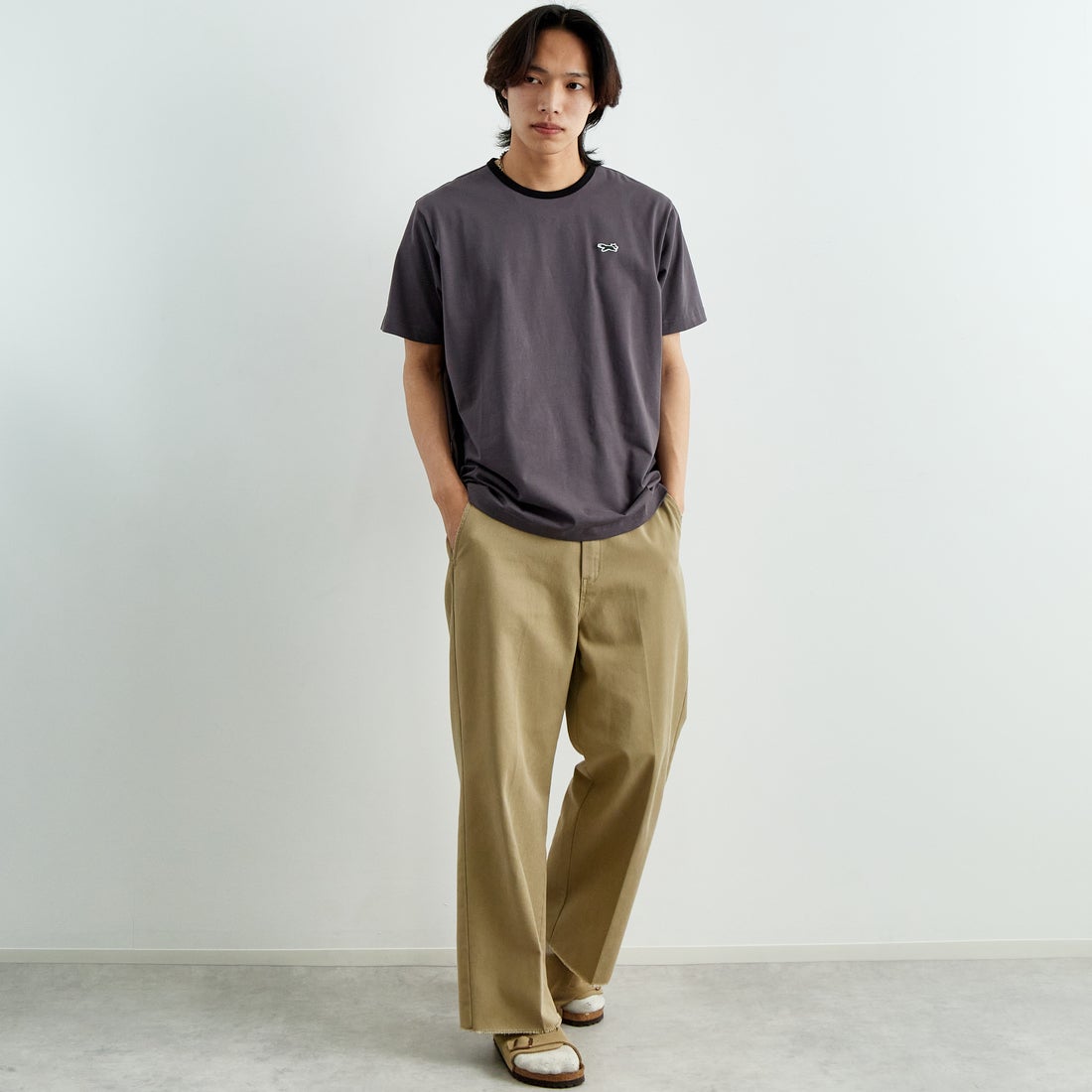 THE FOX [ザフォックス] 別注 ワンポイントロゴワッペン リンガーTシャツ [JFU25SS-10-JF] CHAR/BLK &&モデル身長：179cm 着用サイズ：L&&