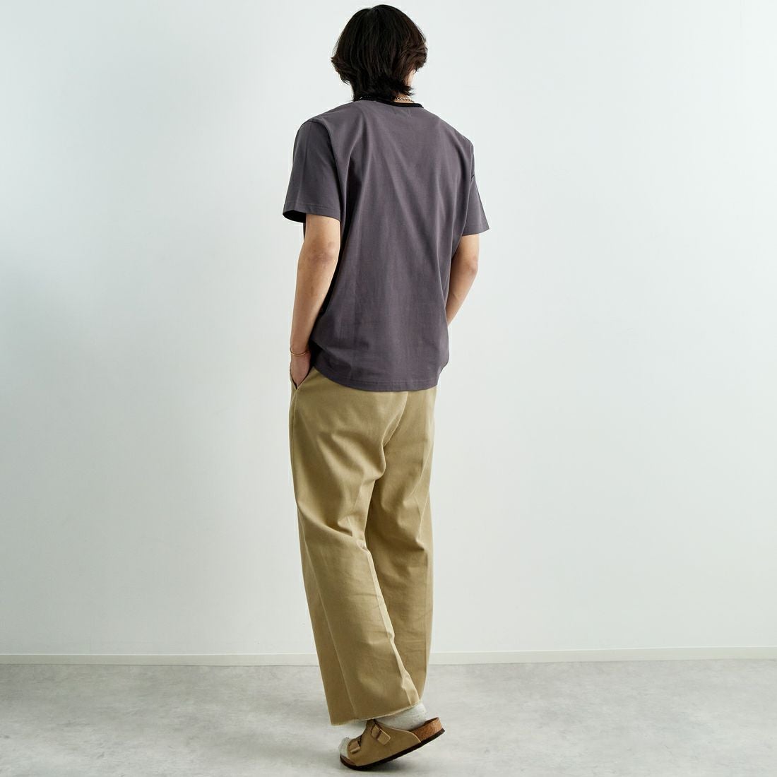 THE FOX [ザフォックス] 別注 ワンポイントロゴワッペン リンガーTシャツ [JFU25SS-10-JF] CHAR/BLK &&モデル身長：179cm 着用サイズ：L&&