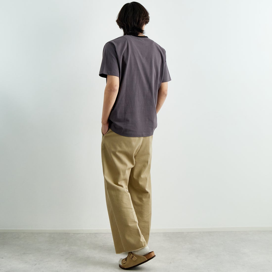 THE FOX [ザフォックス] 別注 ワンポイントロゴワッペン リンガーTシャツ [JFU25SS-10-JF] CHAR/BLK &&モデル身長：179cm 着用サイズ：L&&
