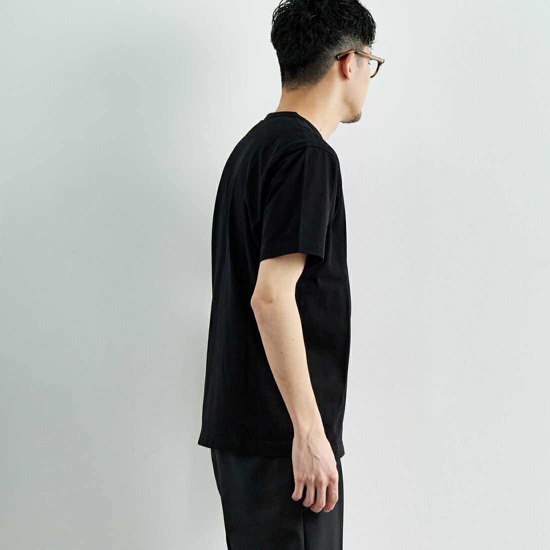 THE FOX [ザフォックス] 別注 ワンポイントロゴワッペン リンガーTシャツ [JFU25SS-10-JF] BLACK &&モデル身長：168cm 着用サイズ：M&&