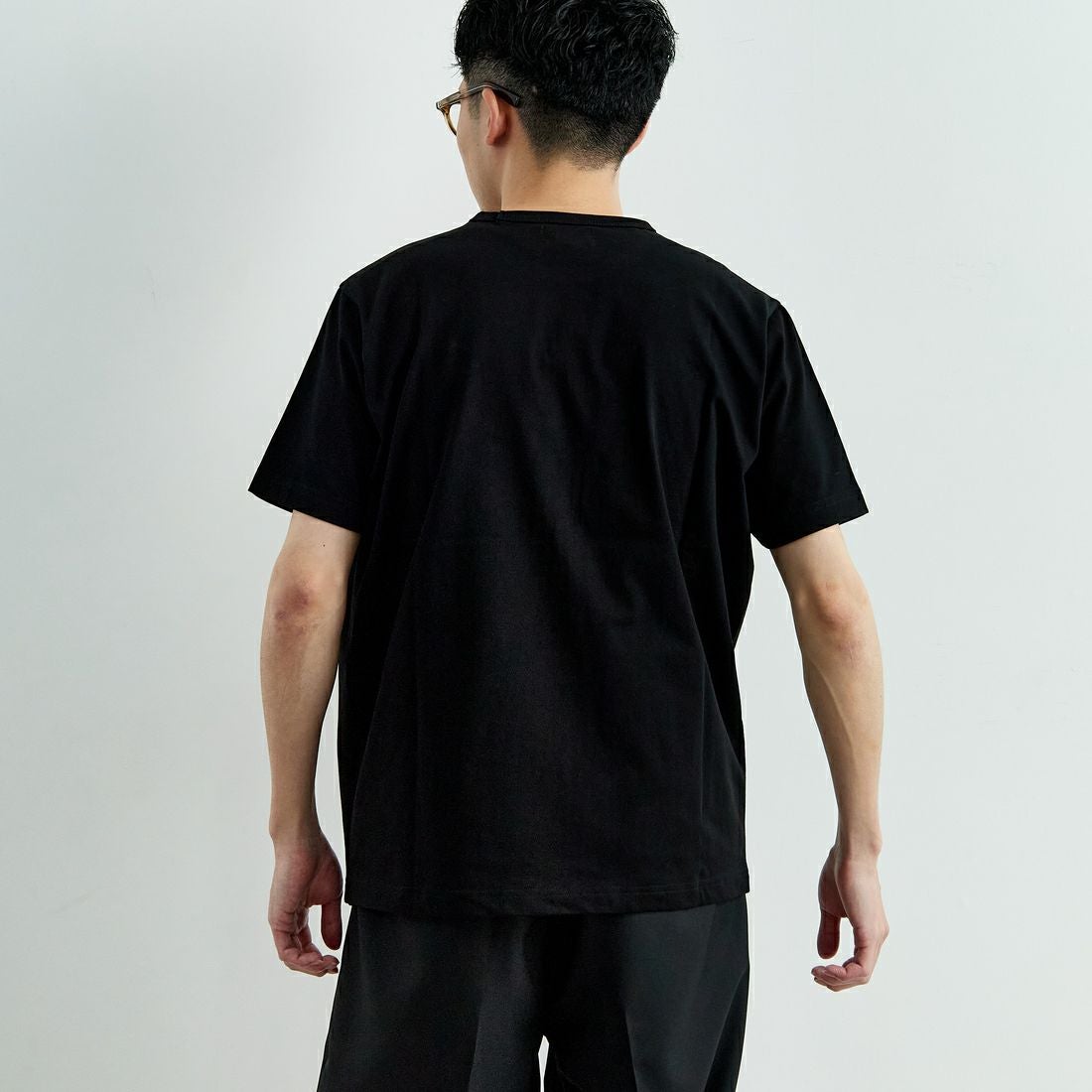THE FOX [ザフォックス] 別注 ワンポイントロゴワッペン リンガーTシャツ [JFU25SS-10-JF] BLACK &&モデル身長：168cm 着用サイズ：M&&