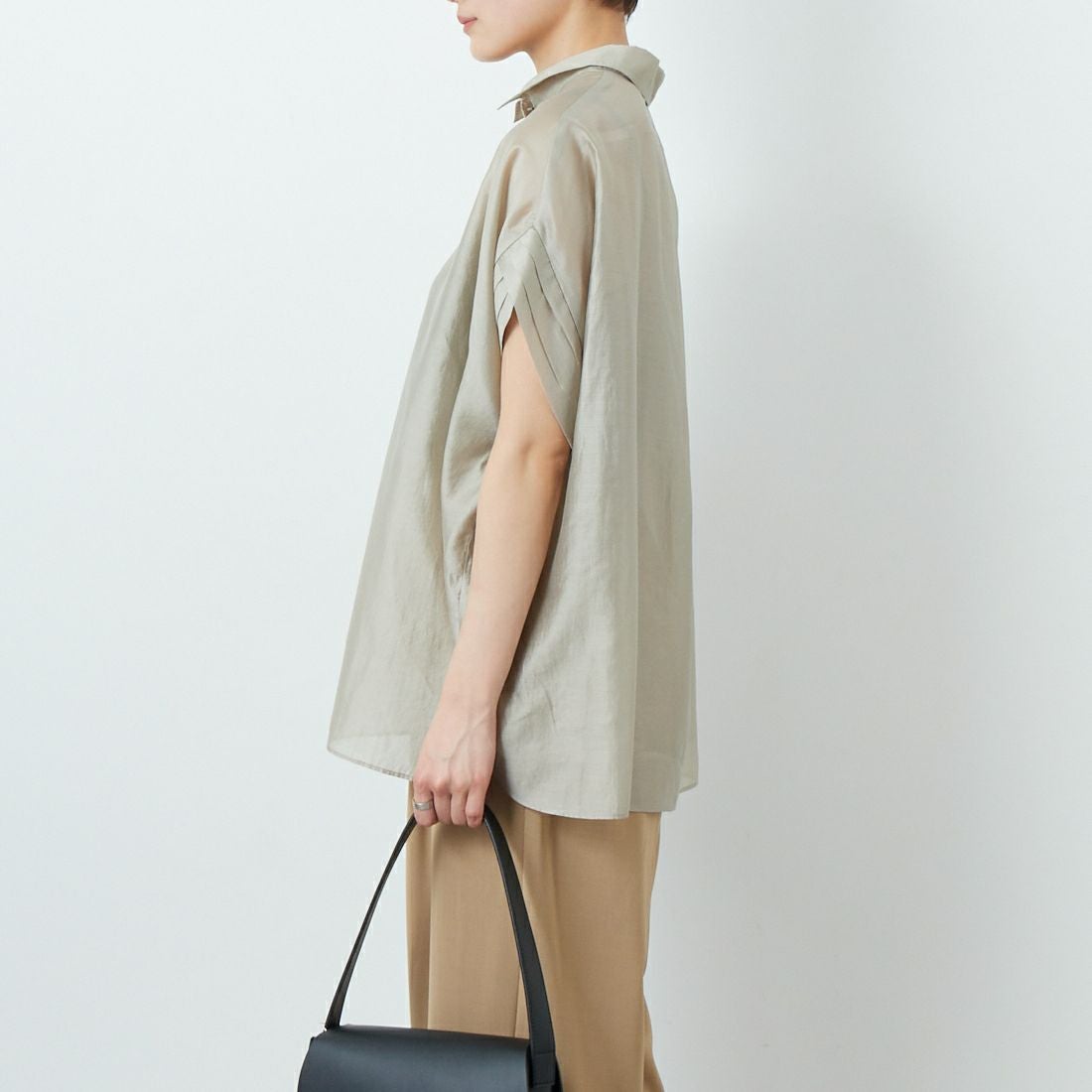 CLOCHE [クロシェ] タックスリーブシアーブラウス [51285681] ﾍﾞｰｼﾞｭ &&モデル身長：160cm 着用サイズ：2&&