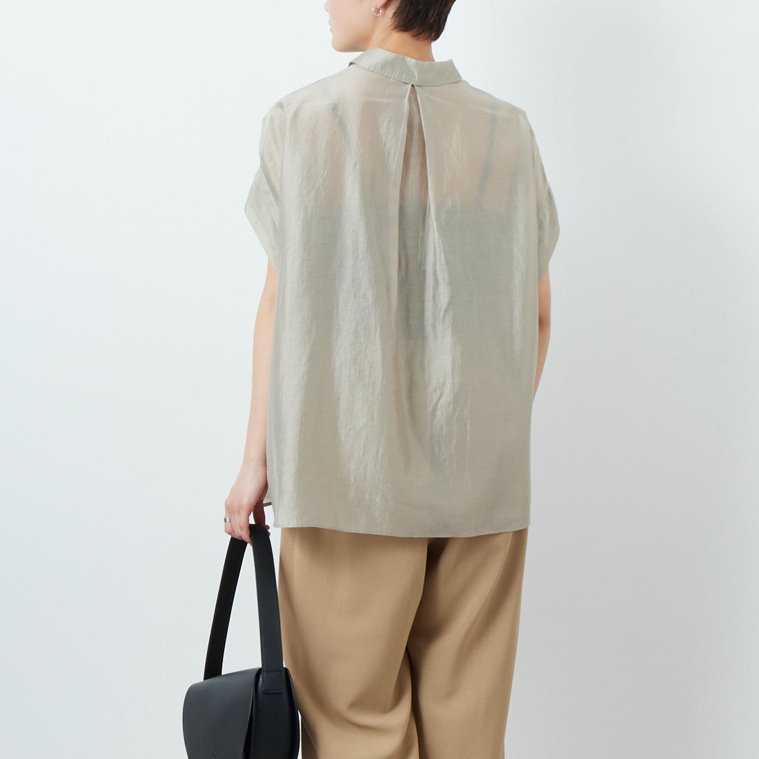 CLOCHE [クロシェ] タックスリーブシアーブラウス [51285681] ﾍﾞｰｼﾞｭ &&モデル身長：160cm 着用サイズ：2&&