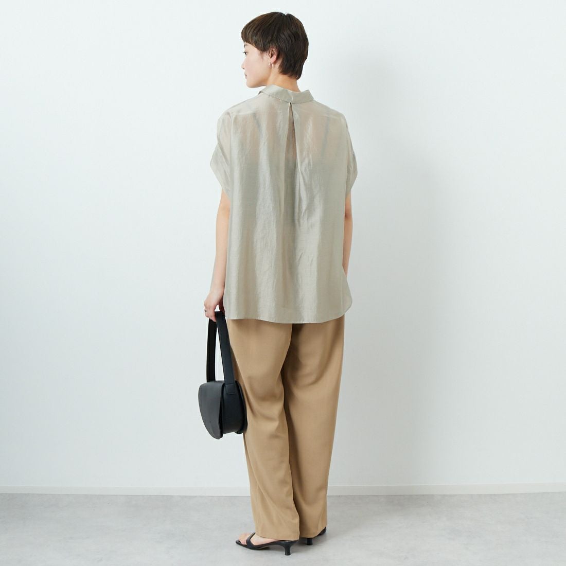 CLOCHE [クロシェ] タックスリーブシアーブラウス [51285681] ﾍﾞｰｼﾞｭ &&モデル身長：160cm 着用サイズ：2&&