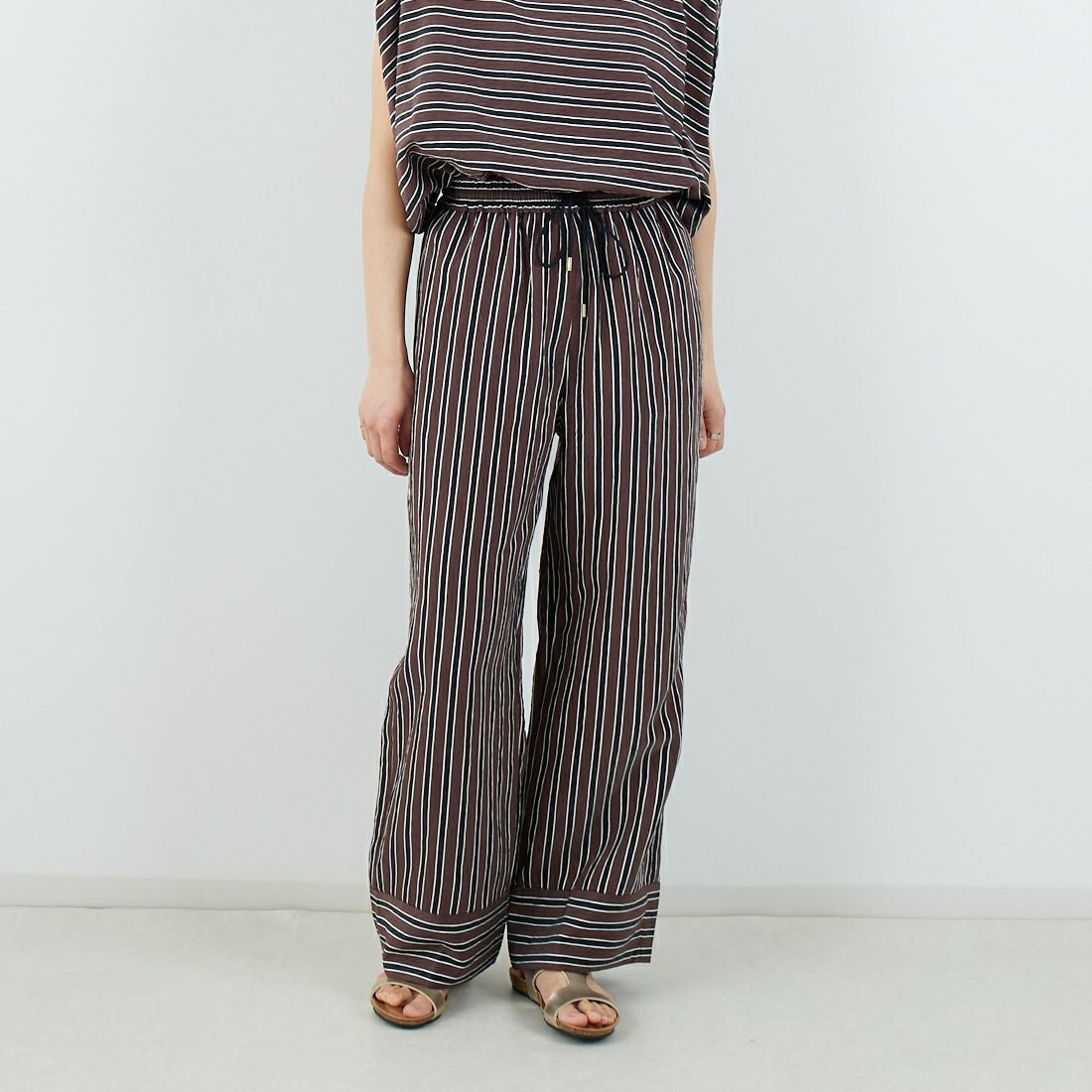 BROWN&&モデル身長：160cm 着用サイズ：F&&