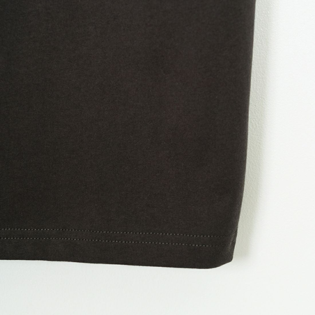 33Degrees [サーティスリーディグリーズ] 刺繍Tシャツ [TDR-252-019] 01 BLKﾄﾗ